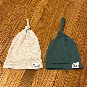 Copper Pearl Baby Beanie Set - Cream and Green